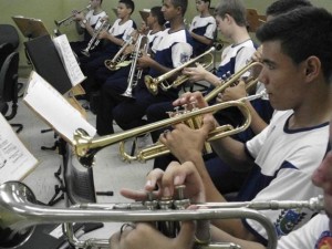 banda 04
