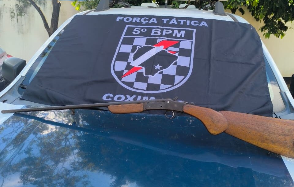 Polícia Militar prende homem por porte ilegal de arma e ameaça em Coxim Polícia Militar prende homem por porte ilegal de arma e ameaça em Coxim