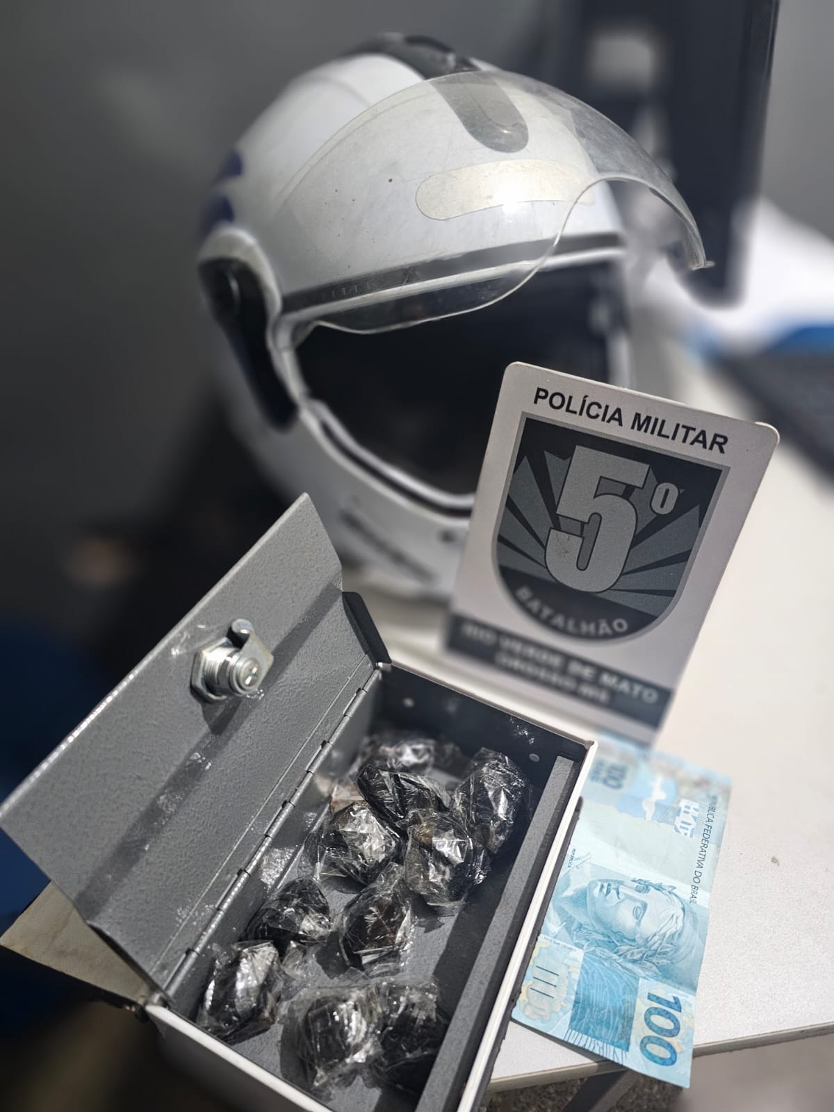 Polícia Militar prende homem por tráfico e apreende drogas em Rio Verde Polícia Militar prende homem por tráfico e apreende drogas em Rio Verde