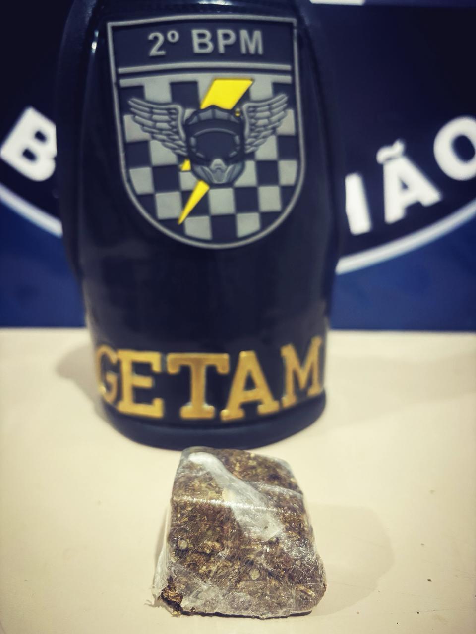 Polícia Militar em Três Lagoas realiza prisão de autor de tráfico de drogas e direção perigosa Polícia Militar em Três Lagoas realiza prisão de autor de tráfico de drogas e direção perigosa