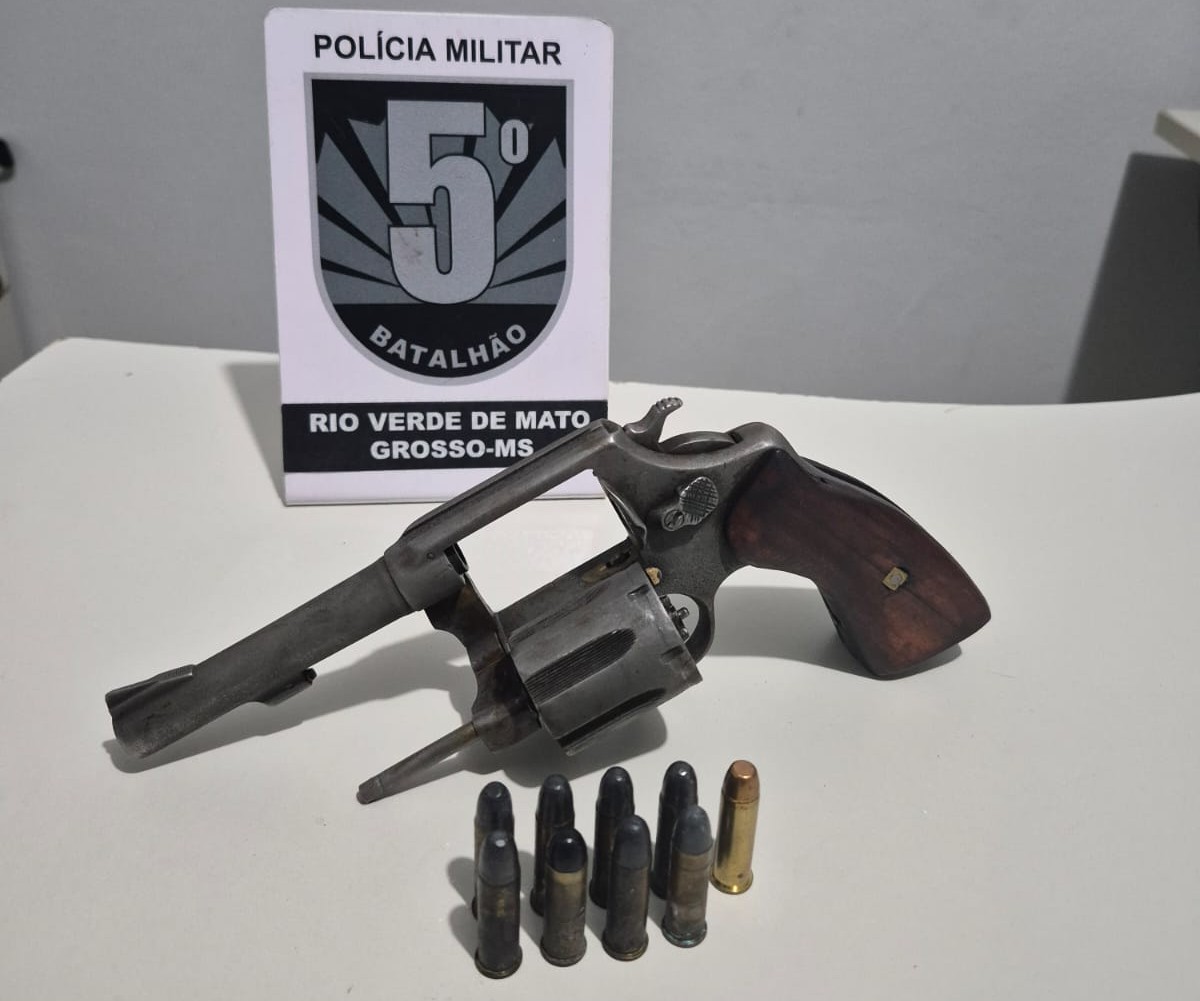Polícia Militar prende homem por ameaça e porte ilegal de arma de fogo em Rio Verde Polícia Militar prende homem por ameaça e porte ilegal de arma de fogo em Rio Verde