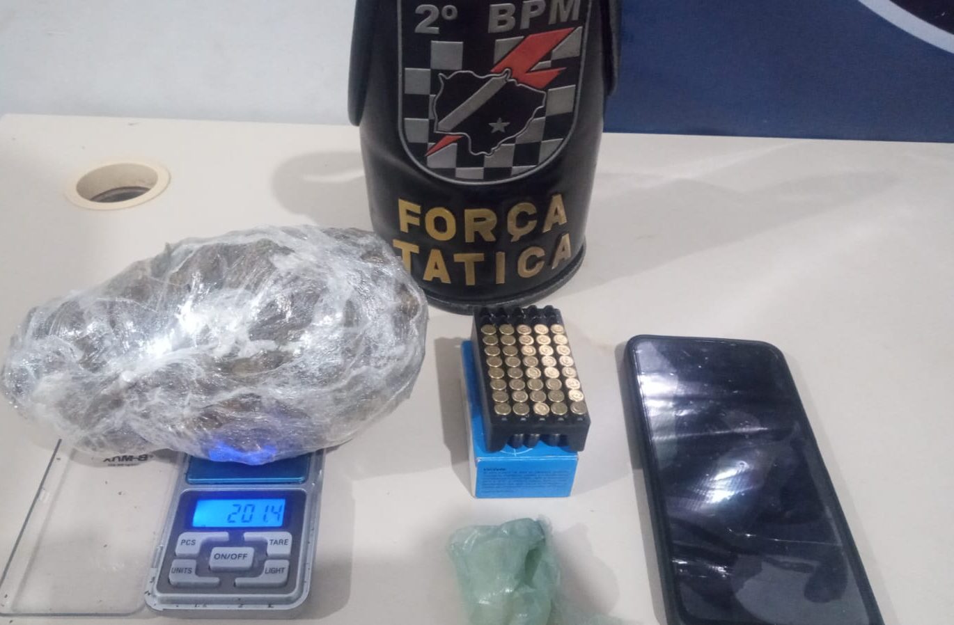 Polícia Militar em Três Lagoas realiza prisão de autor de tráfico de drogas e posse irregular de munição Polícia Militar em Três Lagoas realiza prisão de autor de tráfico de drogas e posse irregular de munição