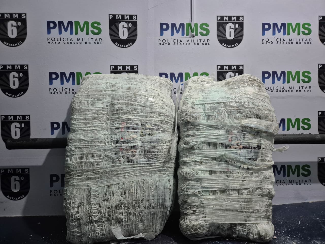Polícia Militar e PRF no Posto Lampião Aceso: Homem é preso por tráfico de drogas em ônibus Polícia Militar e PRF no Posto Lampião Aceso: Homem é preso por tráfico de drogas em ônibus