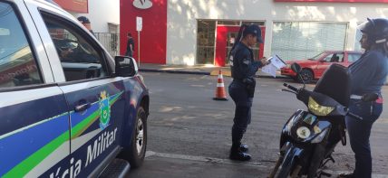 Polícia Militar realiza blitz de fiscalização de trânsito em Paranaíba Polícia Militar realiza blitz de fiscalização de trânsito em Paranaíba