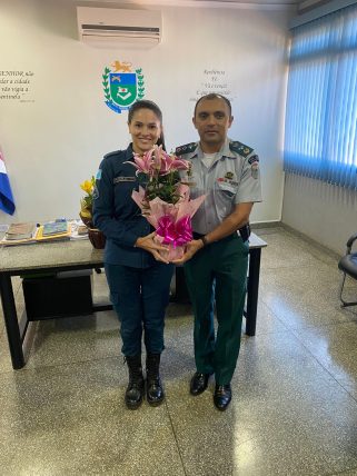 Em Três Lagoas, comandante do 2º Batalhão homenageia mães da unidade Em Três Lagoas, comandante do 2º Batalhão homenageia mães da unidade