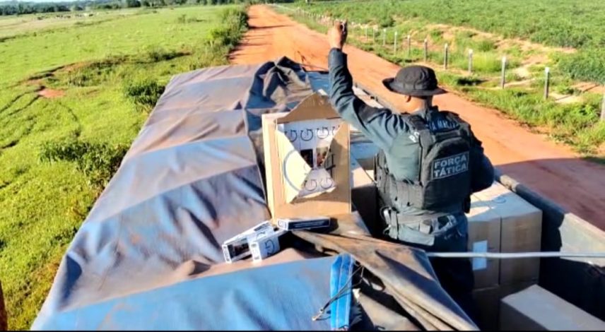 Polícia Militar apreende contrabando avaliado em R$ 1.500.00,00 reais Polícia Militar apreende contrabando avaliado em R$ 1.500.00,00 reais